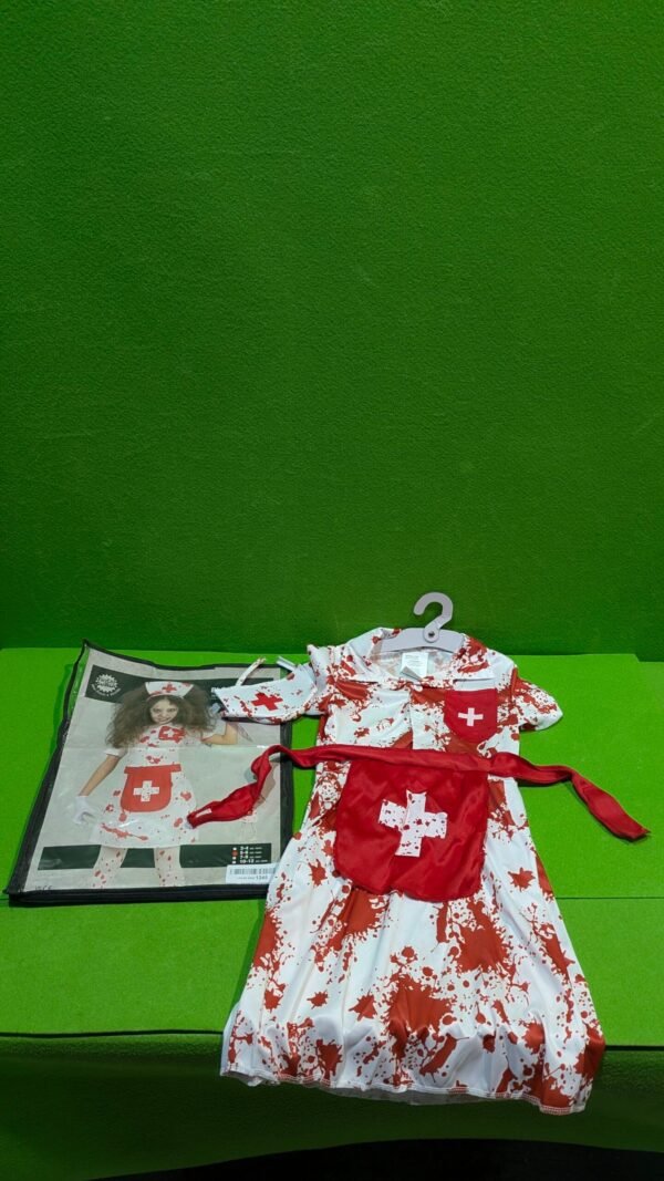 PXL_20260111_173435729-scaled-1.jpg Disfraz de Enfermera Zombi Niña 5-6 años