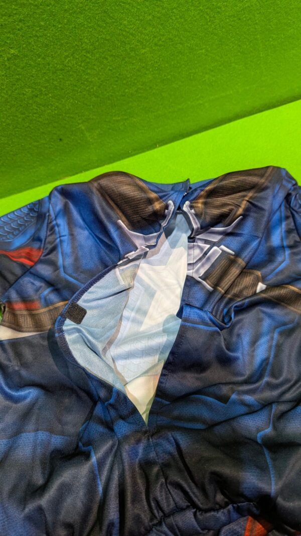 PXL_20260111_173803406-scaled-1.jpg Rubies - Disfraz oficial de los Vengadores del Capitán América, talla Large/Talla 8-10 años