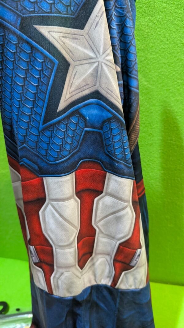 PXL_20260111_174148987-scaled-1.jpg Rubies - Disfraz oficial de los Vengadores del Capitán América, talla Large/Talla 8-10 años