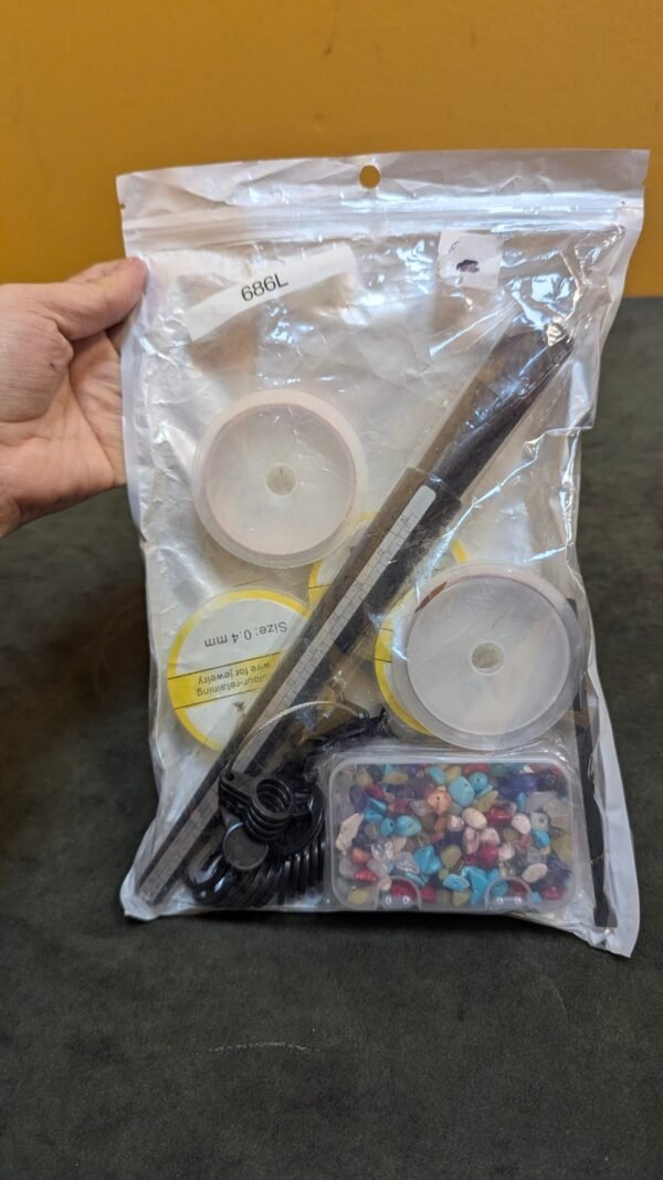 PXL_20260204_184439541-scaled-1.jpg Kit de abalorios y herramientas para joyería en bolsa