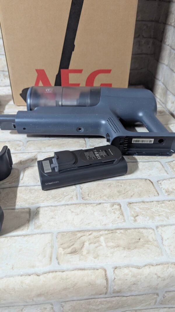 AEG Aspiradora Sin Cable AP61CB21DB, 21.6 V, Autonomía 40 min