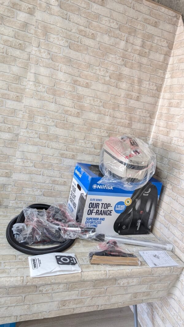 Nilfisk Aspiradora Elite para Suelos y Alfombras