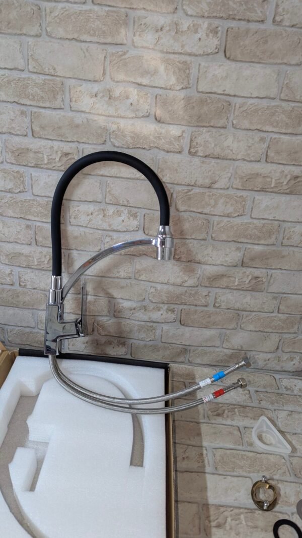 Ibergrif M14004-2 Prague – Grifo de cocina monomando con caño flexible negro y 2 funciones