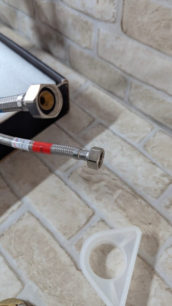 Ibergrif M14004-2 Prague – Grifo de cocina monomando con caño flexible negro y 2 funciones