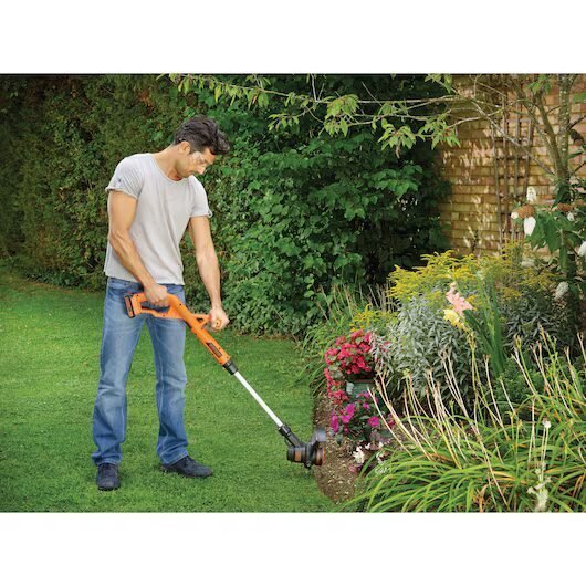 BLACK+DECKER Cortabordes y desbrozadora 18V, ancho de corte 25 cm, batería 2Ah ST182320-QW