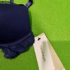Sujetador azul con etiqueta de marca
