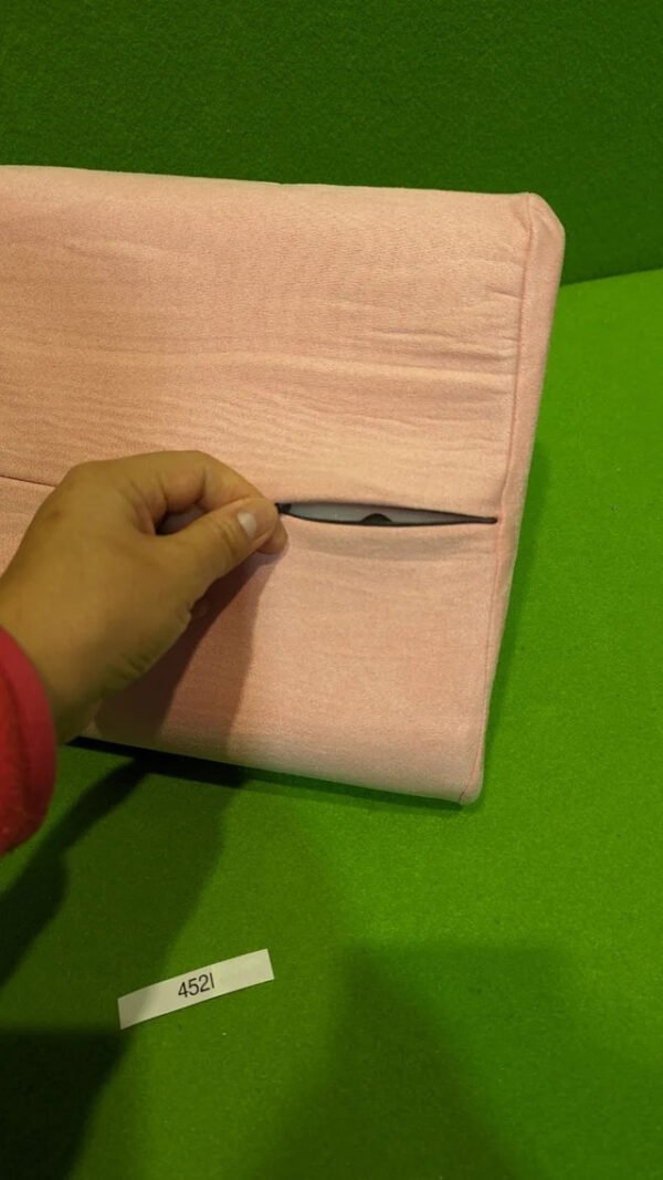 Almohada suave para tableta con bolsillo