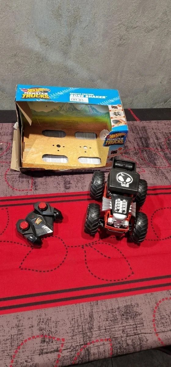 Mondo Motors Mondo -63679 Monster Trucks Bone Shaker