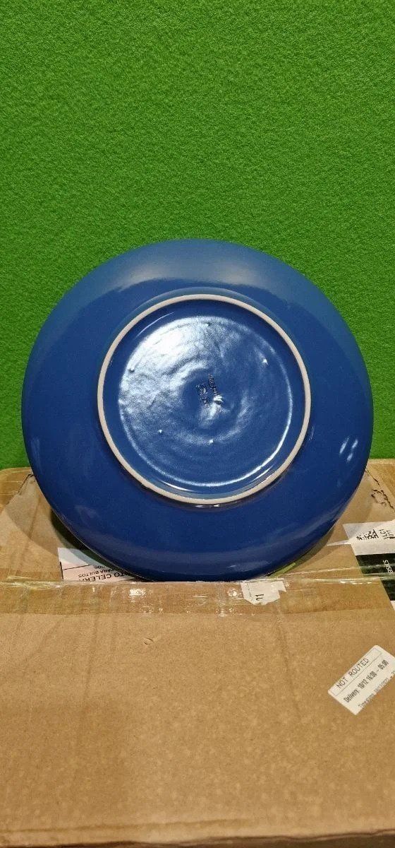 Amazon Basics - Vajilla de gres, color Azul marino, 11 piezas
