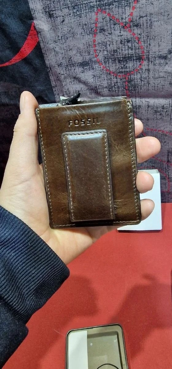 Fossil Men's Derrick Tarjetero de piel