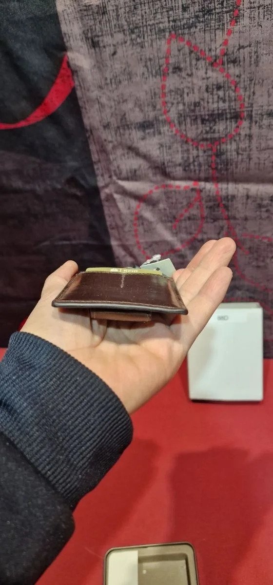 Fossil Men's Derrick Tarjetero de piel