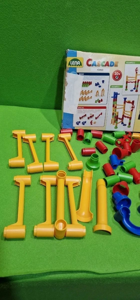 Juego de pista de canicas Consta de 48 elementos de ferrocarril