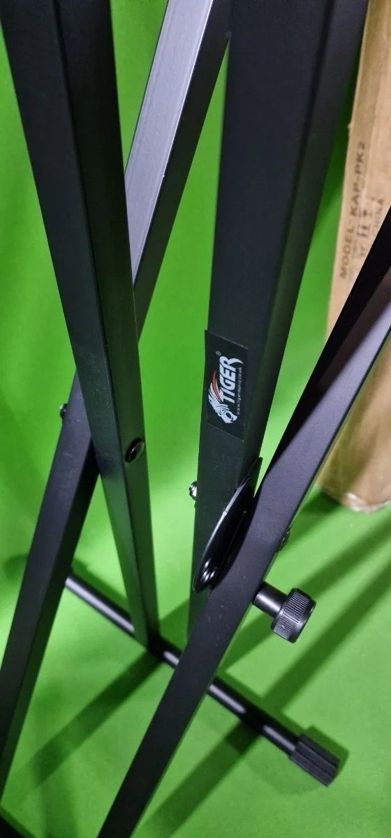 Tiger Juego de Soporte y Taburete para Tecleado