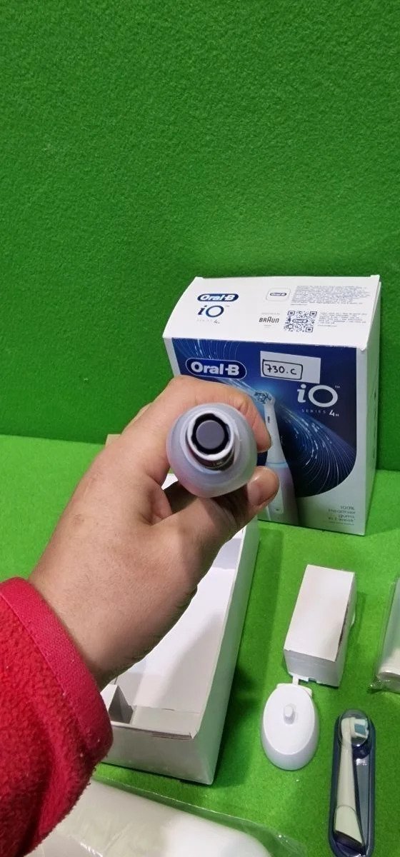 Oral-B iO4N Cepillo de Dientes Eléctrico con Mango Recargable