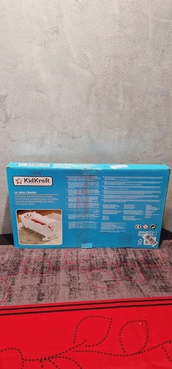 KidKraft- Cuna de madera de juguete con ropa de cama rosa
