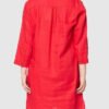 Vestido rojo de lino, vista trasera.