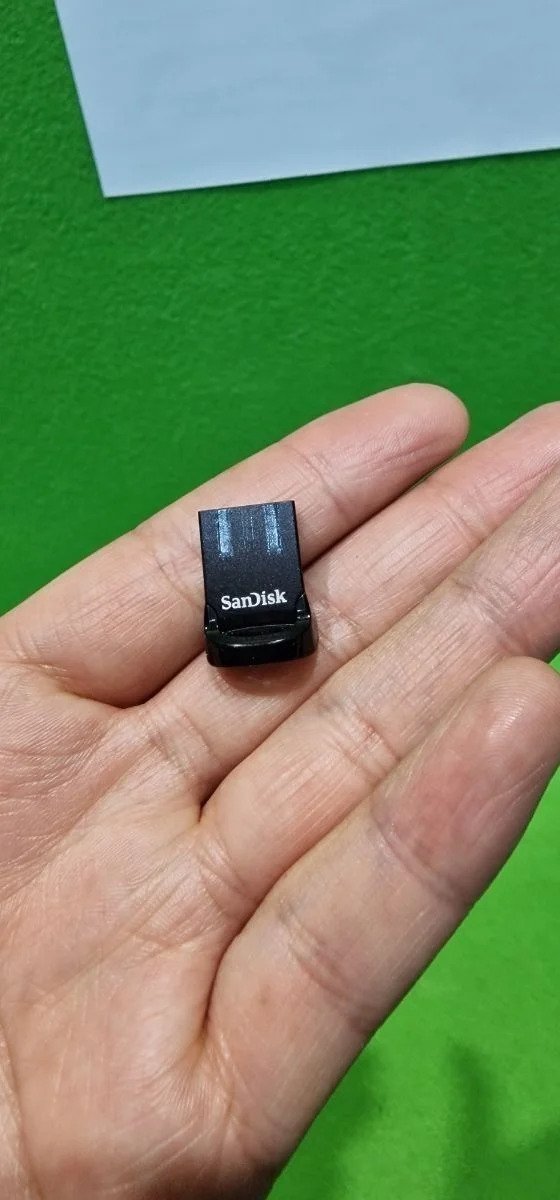 SanDisk 128GB Ultra Flash Drive