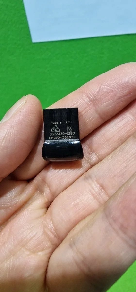 SanDisk 128GB Ultra Flash Drive