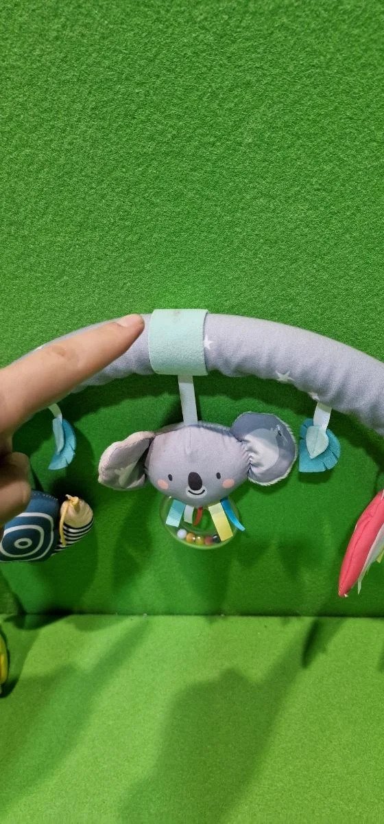 Taf Toys - Arco de carrito koala Un arco de cochecito