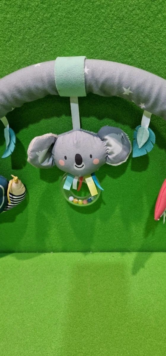 Taf Toys - Arco de carrito koala Un arco de cochecito