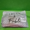 Paquete de ropa Truth & Fable en plástico