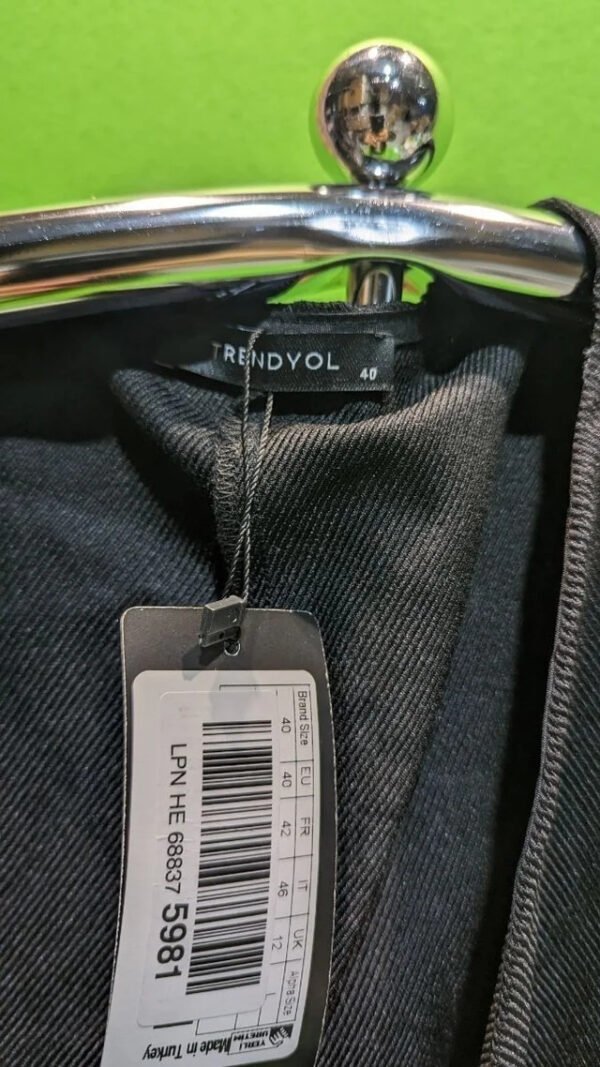 Etiqueta de talla 40 en ropa Trendyol