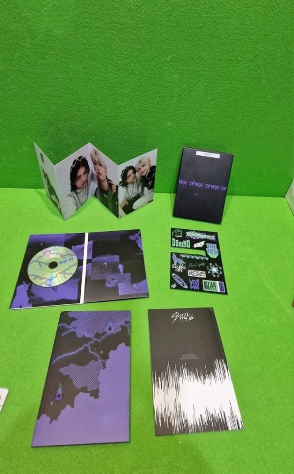 STRAY KIDS - NOEASY [Versión estándar. / Tipo B]