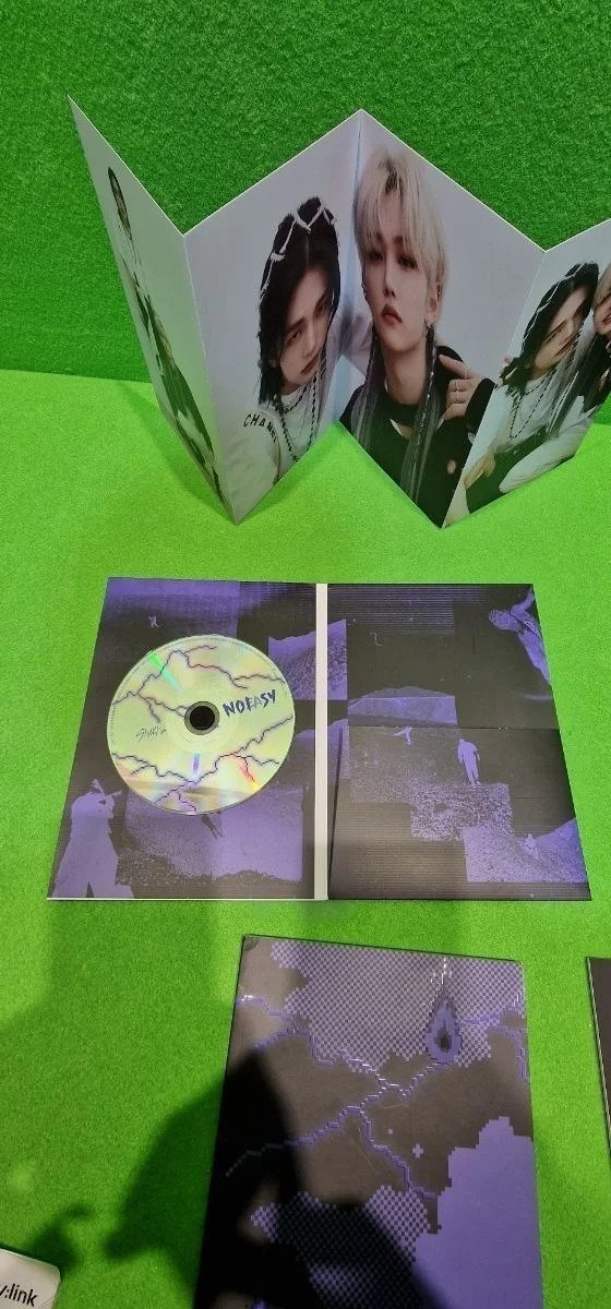 STRAY KIDS - NOEASY [Versión estándar. / Tipo B]