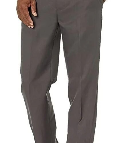 Pantalones grises de vestir con camisa de cuadros.