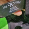 Etiqueta de ropa Iris Lilly, hecha en Sri Lanka.