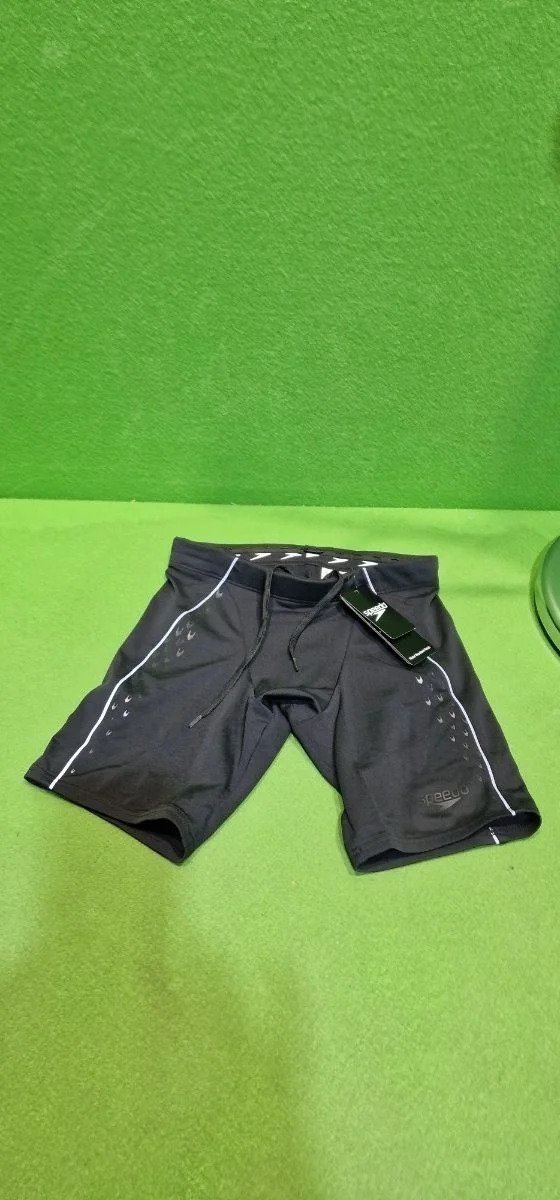 Bañador Speedo negro con cordones y etiqueta