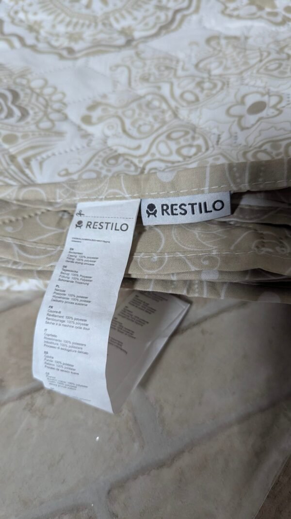 Colcha color beige oriental para cama de 90