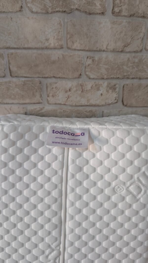 Almohada viscoelástica Todocama con funda acolchada
