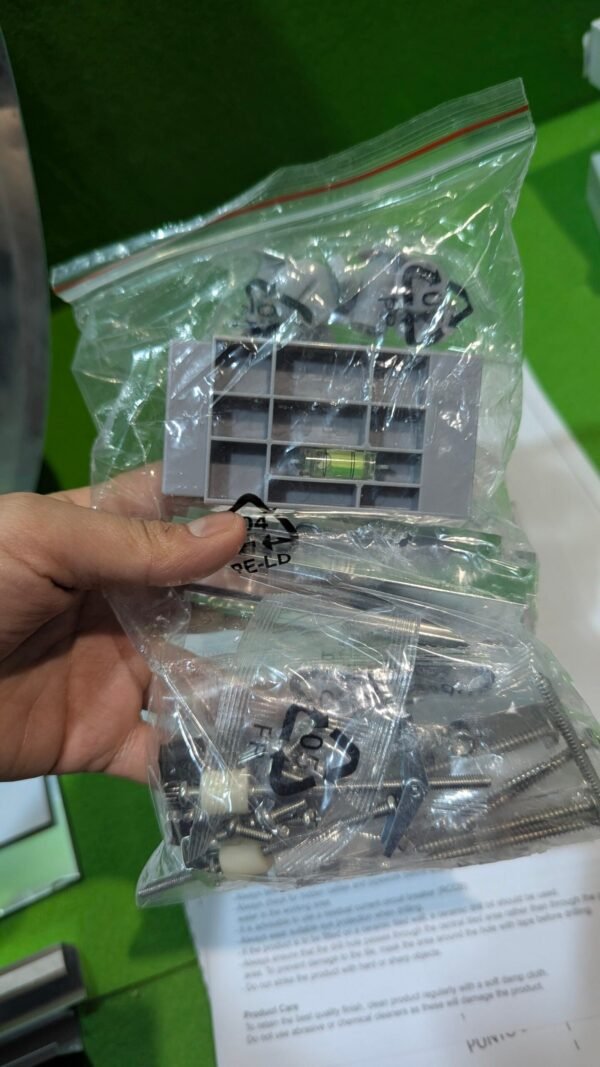 255M - Armario de aluminio ovalado de 1 puerta, 53,5 x 78,5 cm