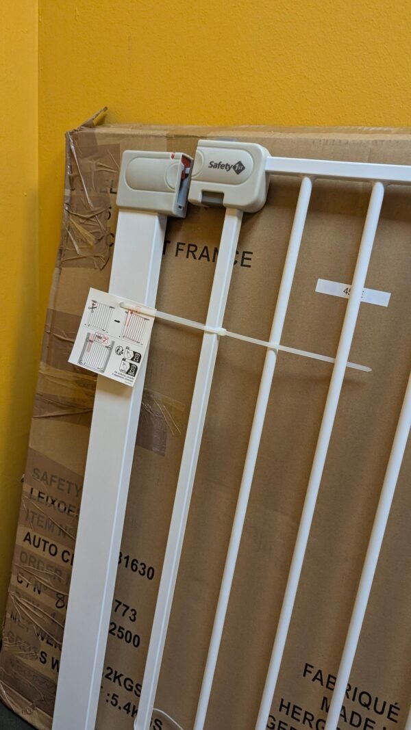 581E - Safety 1st Wallfix Barrera de seguridad extensible para escaleras
