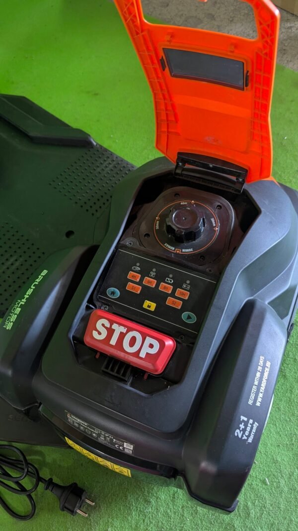 666L - Robot redondo Yard Force SA900B/SA 900B 900M2