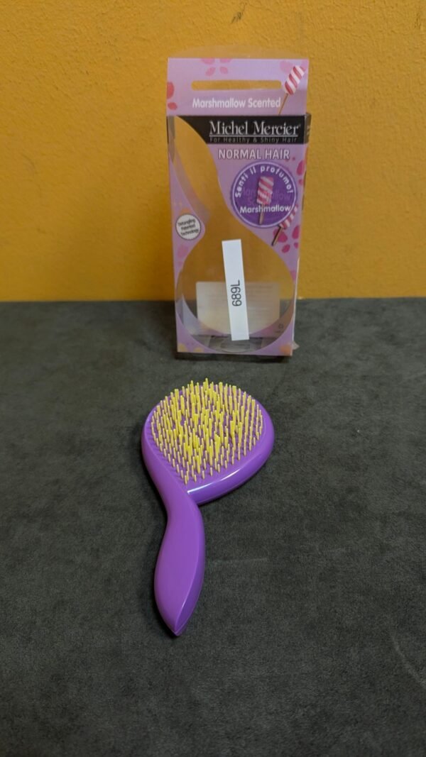 689L - Cepillo para cabello normal con aroma a malvavisco