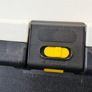 66M - Ferplast Transportín para Perros de Talla Grande Atlas 70 Professional, Comedero y Accesorios incluidos, Puerta de Acero plastificado, Rejillas de ventilación, 68,5 x 101 x h 75,5 cm Gris