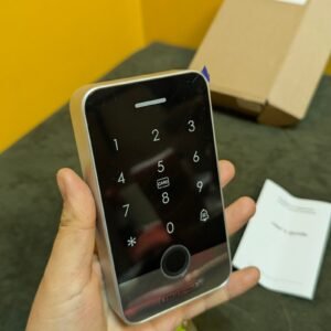 698L - Control de acceso biométrico con huella, teclado y tarjeta RFID 12V