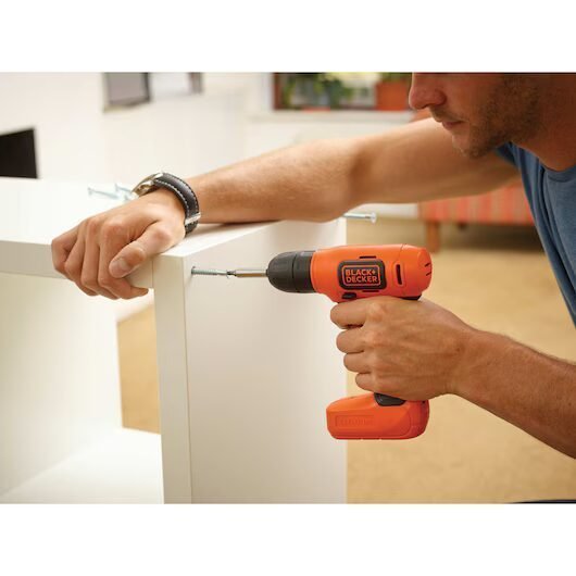 BLACK+DECKER BDCD8-QW - Taladro atornillador sin cable 7.2V con batería de litio, Negro/ Naranja