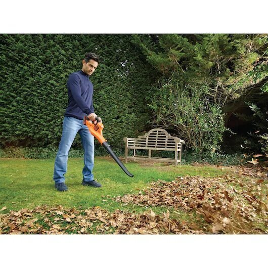 BLACK+DECKER Soplador PowerCommand 18V, batería de litio 2.0Ah, 2 velocidades, flujo de aire óptimo, velocidad de 209 km/h, autonomía 27 min, incluye batería de 2Ah y cargador, GWC1820PC-QW