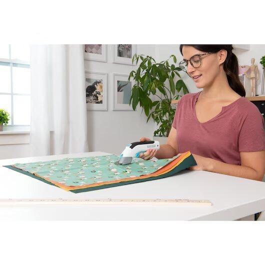 BLACK+DECKER Tijeras 3,6v, Gatillo extralargo, Luz LED