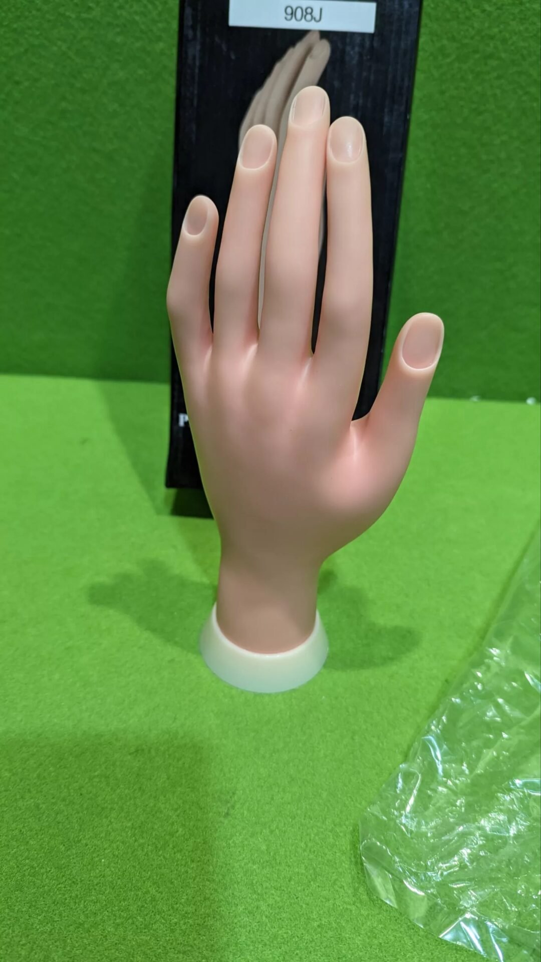 Foto 7 de Maqueta de mano para manicura con soporte blanco