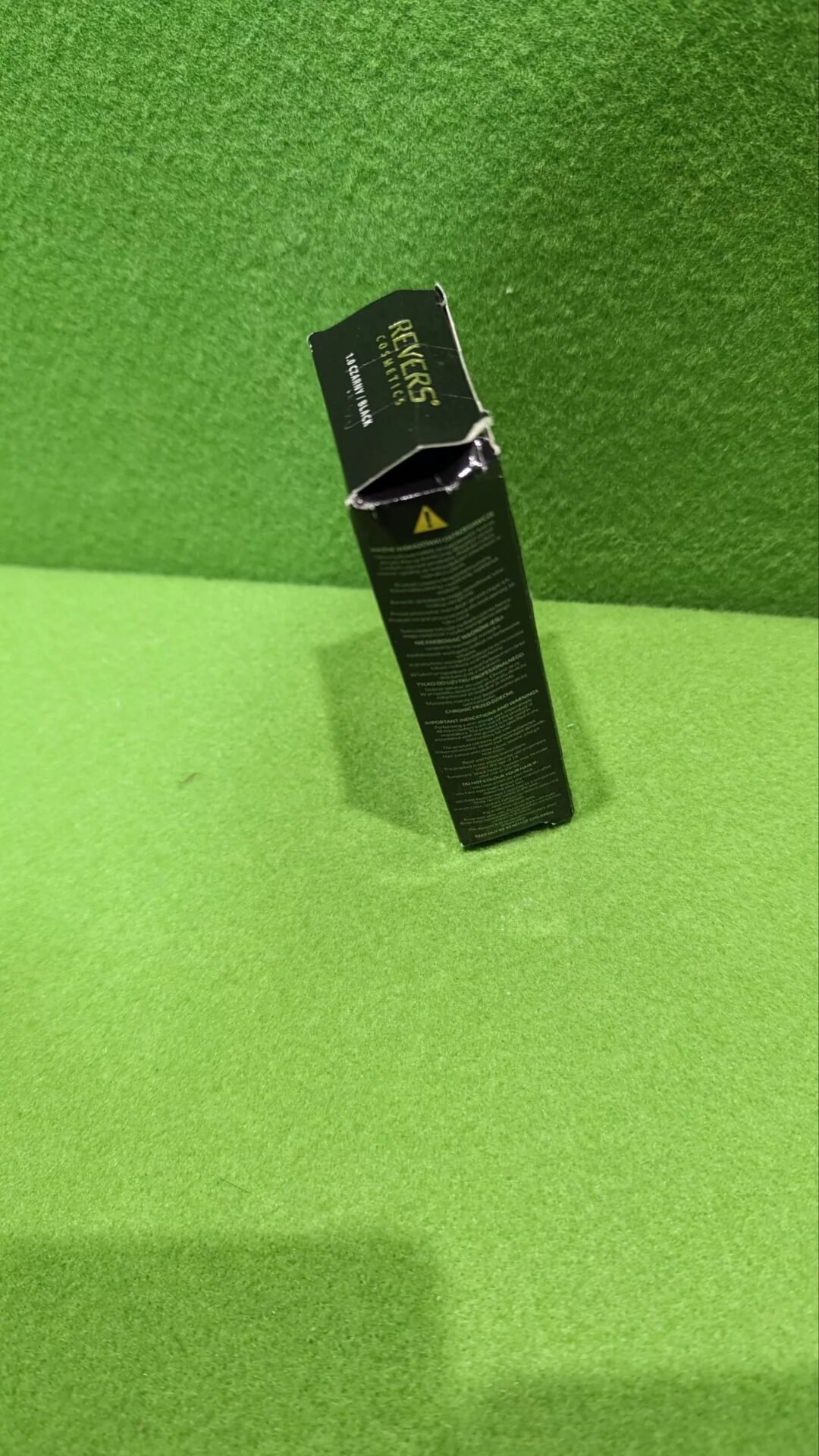 Foto 3 de REVERS COSMETICS Tinte de cejas Negro